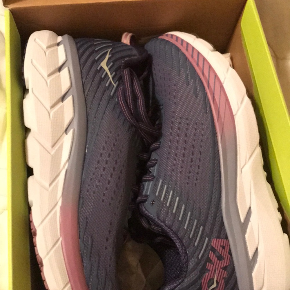 NWT Hoka Clifton 5